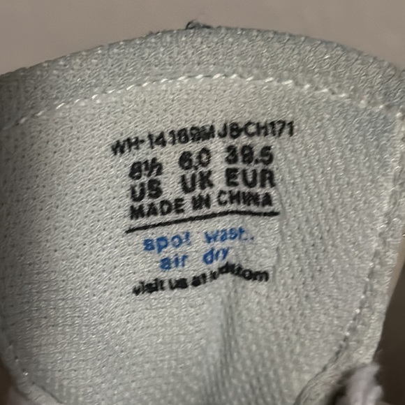 Vintage KEDS Beige Leather Sneakers - Picture 5 of 5